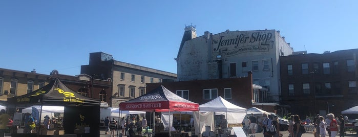 Kingston Farmers Market is one of Chelsa’s Liked Places.