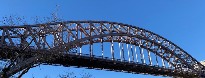 Hell Gate Bridge is one of Queens 👑 🗽🚕.