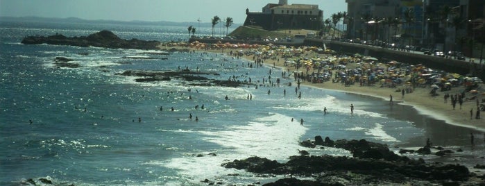 Praia do Porto da Barra is one of Melhores pico pra surf em Salvador.