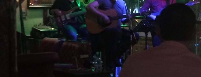 The Shamrock Irısh Pub Side is one of Antalya canlı müzik.