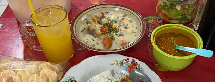 Soto Betawi Pak Hasan 909 is one of Jakarta.