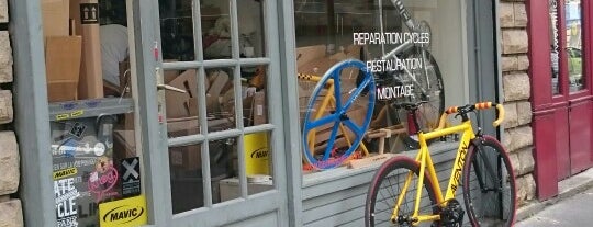L'Hirondelle Bikeshop is one of Alexさんのお気に入りスポット.