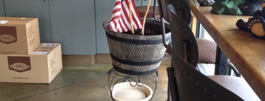 Black Bear Coffee is one of Tempat yang Disukai Benton.