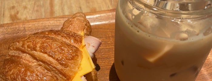 The 3rd Cafe by Standard Coffee is one of Tokyo cafe & sweets.