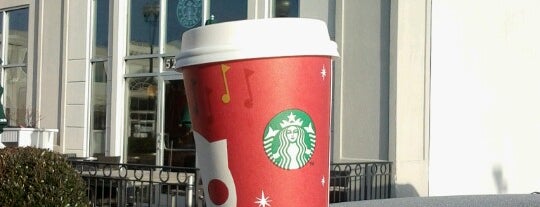Starbucks is one of Tempat yang Disukai abigail..