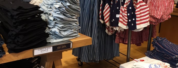 American Eagle Store is one of shopping.