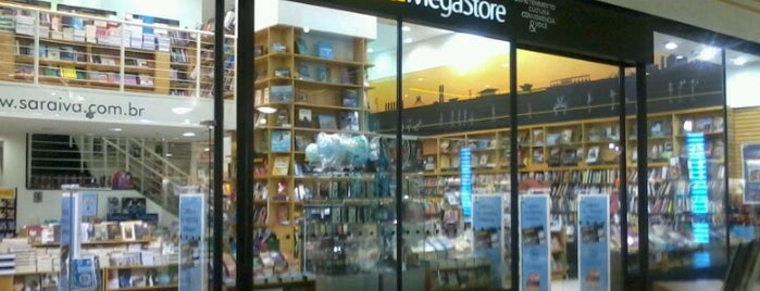 Saraiva Mega Store is one of Tempat yang Disukai Rafael.