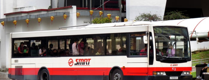 SMRT Buses: Bus 985 is one of Singapore Bus Services II.