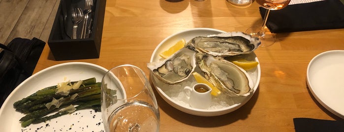 Oysters By Cake is one of Yunnaさんの保存済みスポット.