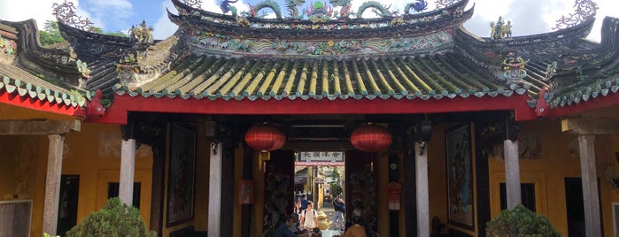 Hoi Quan Trieu Chau (潮州會館) is one of Tempat yang Disukai Irena.