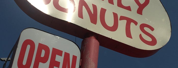 Winchell's Doughnut House is one of Burbank food.