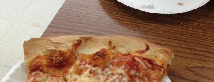 Chicago Pizza is one of Locais curtidos por Vincent.