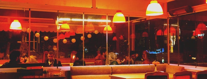 Limon Cafe & Burger is one of Gidilecek yerler.