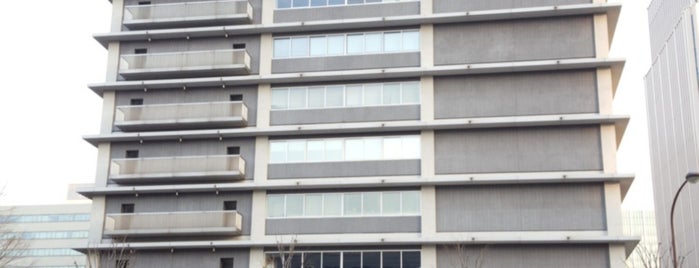 Japan Post Holdings Headquarters is one of สถานที่ที่ Shinichi ถูกใจ.