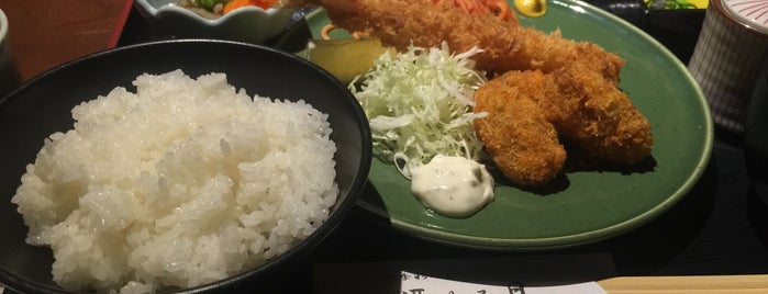 四季彩の里 冴ゆる月 is one of お昼食事処.