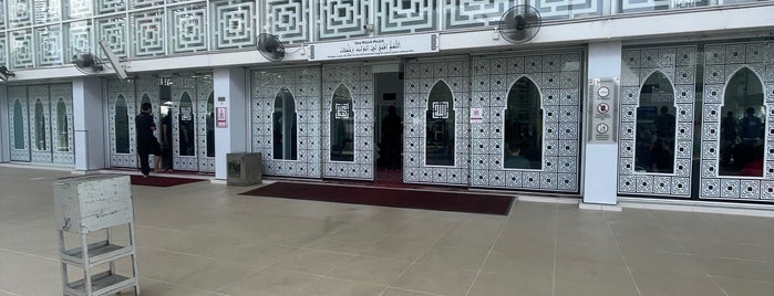 Masjid Ara Damansara is one of Masjid & Surau.