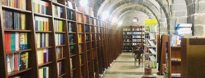 Ensar Kitap ve Kültür Merkezi is one of Diyarbakır.