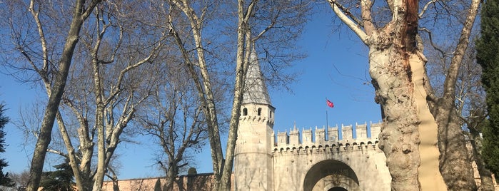 Topkapı Sarayı Müzesi is one of สถานที่ที่ Kadriye ถูกใจ.