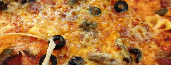 Yellow Cab Pizza Co. is one of Lieux sauvegardés par Kimmie.