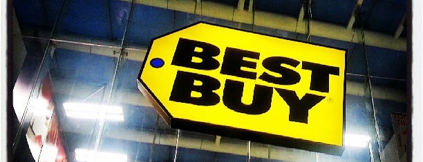 Best Buy is one of Tempat yang Disukai Haydeé.