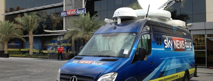 Sky News Arabia is one of Tempat yang Disukai Alya.
