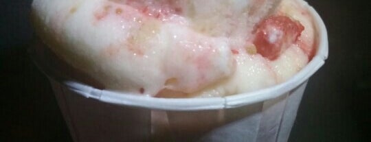 Dolly's Italian Ices is one of Carloさんのお気に入りスポット.