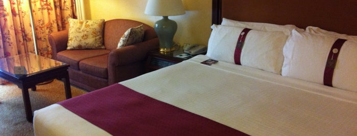 Holiday Inn Golden Mile Hong Kong is one of Posti che sono piaciuti a Christopher.