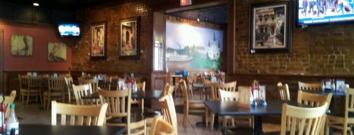 Huck Finn's Cafe is one of E : понравившиеся места.