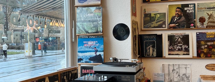 The Record Store Berlin is one of Zuerst!.