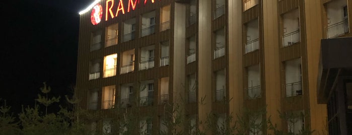 Ramada Hotel & Suites is one of 강원도.