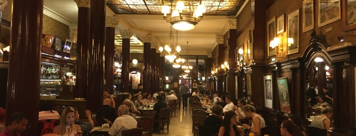 Gran Café Tortoni is one of Locais curtidos por Pato.