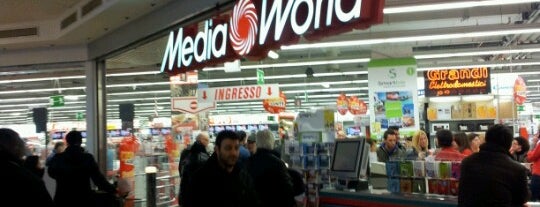 MediaWorld is one of Tempat yang Disukai Matteo.