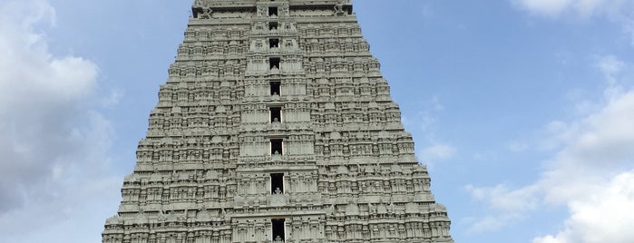 Shri Arunachaleshwarar Temple is one of India.