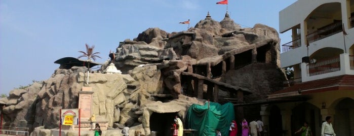 Vaishnodevi Temple is one of สถานที่ที่ Kristeena ถูกใจ.