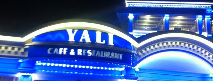 Yalı Cafe & Restaurant is one of สถานที่ที่ Safiyebaspinarbayat ถูกใจ.