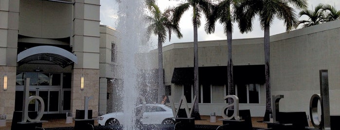 Westfield Broward Mall is one of Rosalinda’s Liked Places.