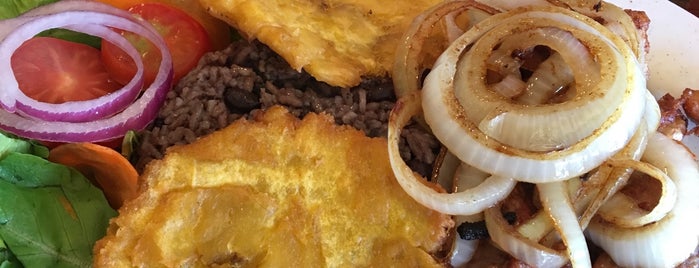 Papi's Cuban & Caribbean Grill is one of Locais curtidos por Noemi.