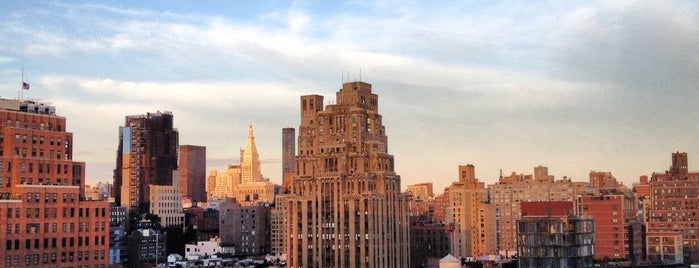 Plunge Rooftop Bar & Lounge is one of Rooftops.