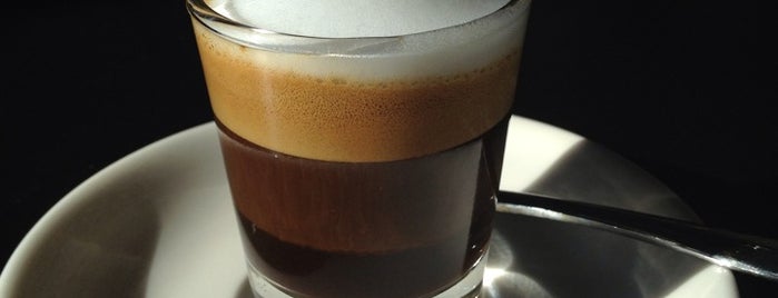 Créma Espresso Gourmet is one of Aubrey Ramon 님이 저장한 장소.