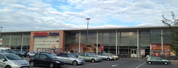 Tesco Extra is one of Lugares favoritos de Olga.