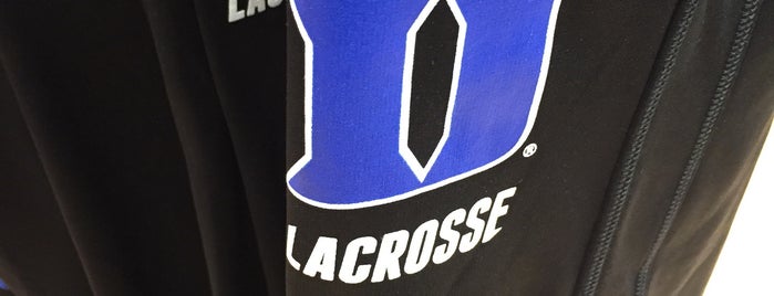 Duke Team Store is one of Lugares favoritos de Lizzie.