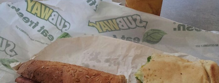 Subway is one of edwardさんのお気に入りスポット.
