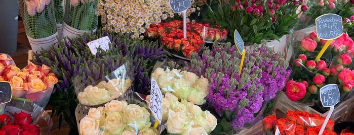 Albert Cuyp Market is one of Amsterdam.