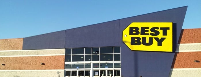 Best Buy is one of Tempat yang Disukai Ric.