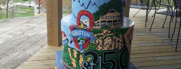 Aerie's Riverveiw Winery is one of #STL250 Cakes (Outer Ring).