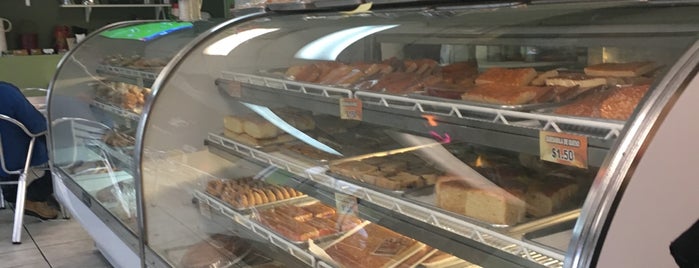 Alicia's Bakery is one of Lugares favoritos de ᴡ.