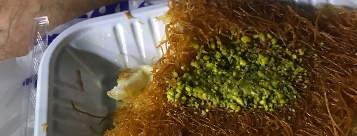 Al Aqssa Sweets is one of Ba6aLeE : понравившиеся места.