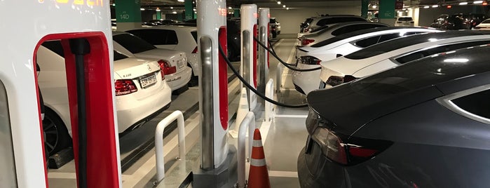 Tesla Hanam Supercharger is one of Tesla Supercharger.
