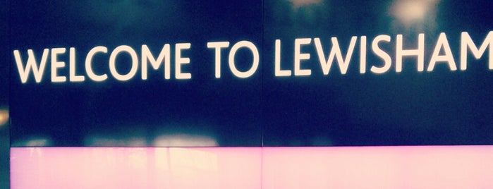 Lewisham Shopping Centre is one of Lieux qui ont plu à Tom.