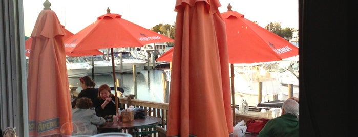 Canal Café is one of Hamptons.